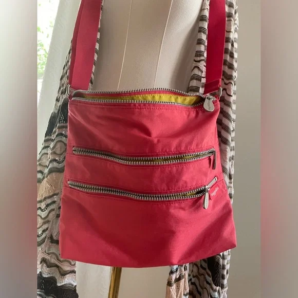 Baggallini Zippered Washable Crossbody Bag Large Size - Picture 2 of 10